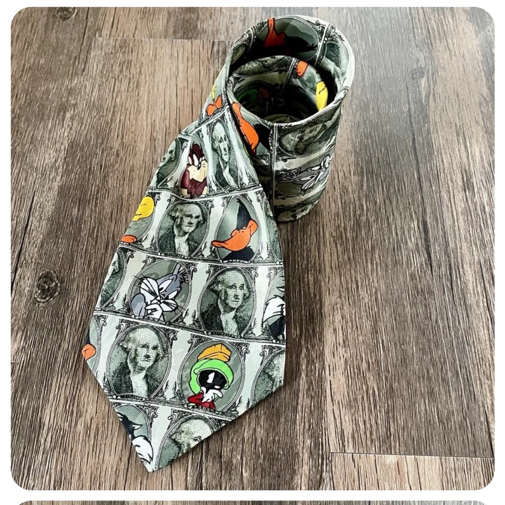 Warner Bros. Looney Tunes Money Dollar Bill Tie Bugs Bunny Taz Daffy Marvin